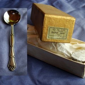 NEW Vintage Arnold ROCOCO Set 12 Bouillon Spoons